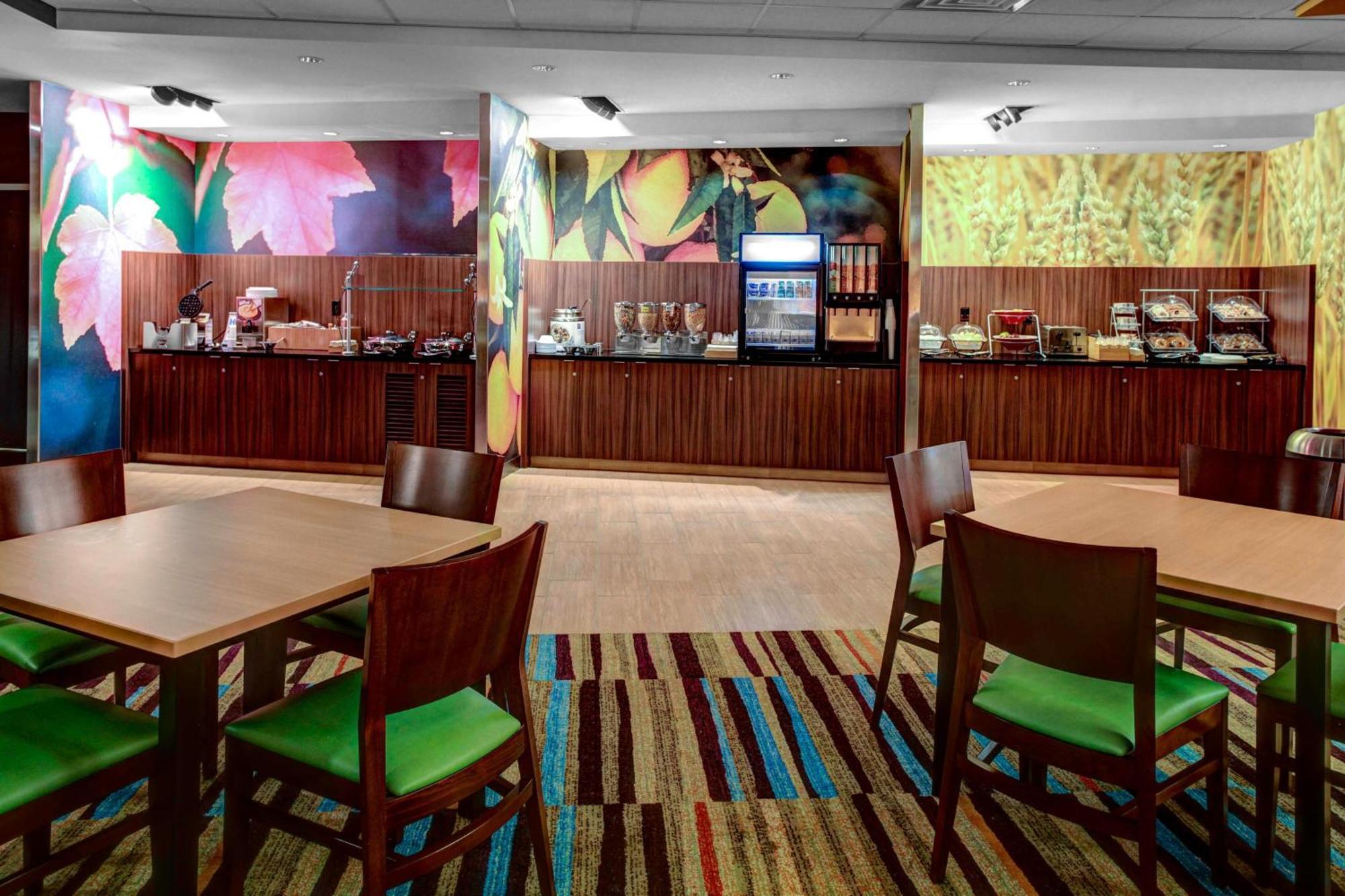Fairfield Inn & Suites By Marriott Lansing At Eastwood Екстер'єр фото