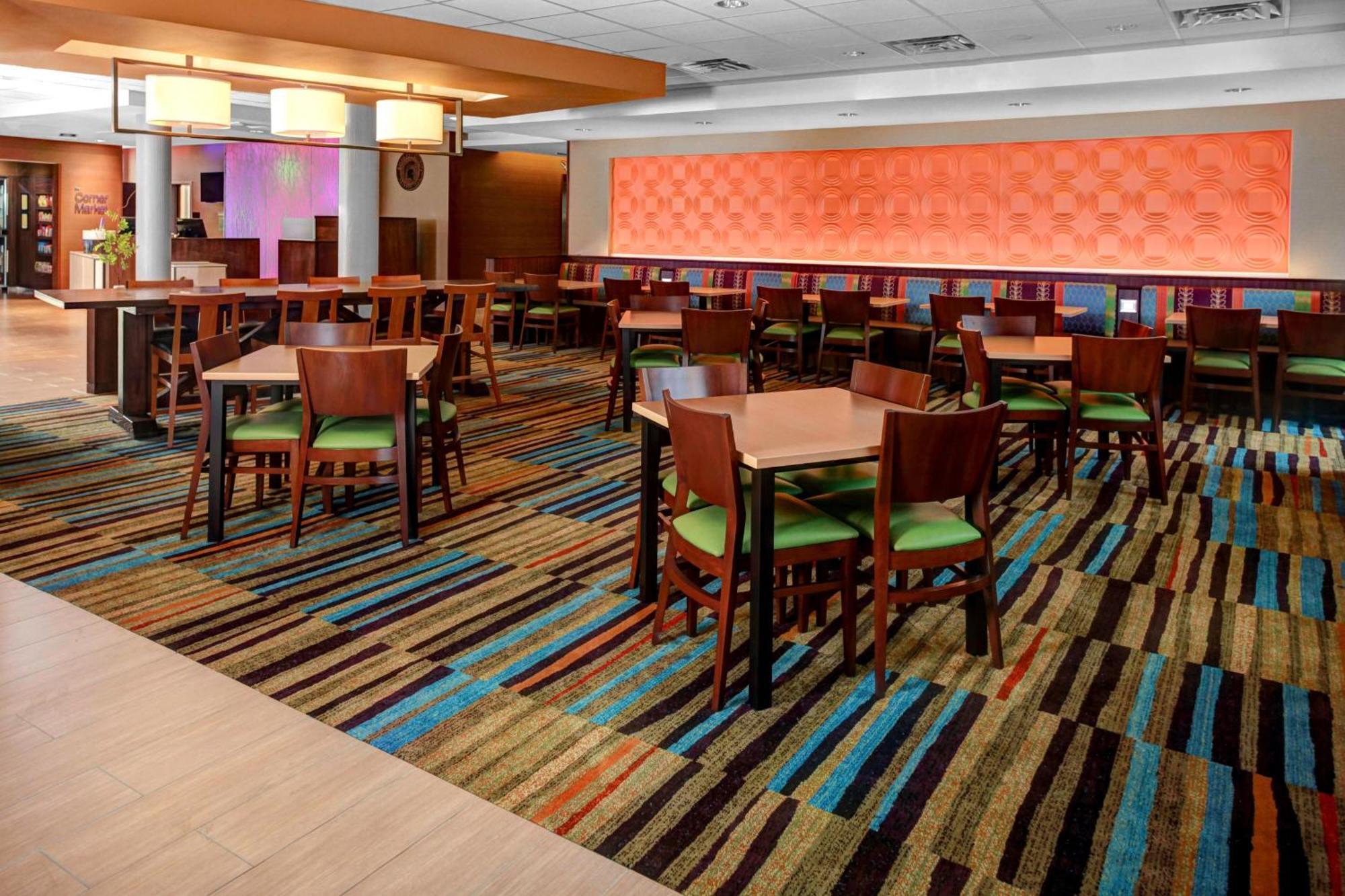 Fairfield Inn & Suites By Marriott Lansing At Eastwood Екстер'єр фото