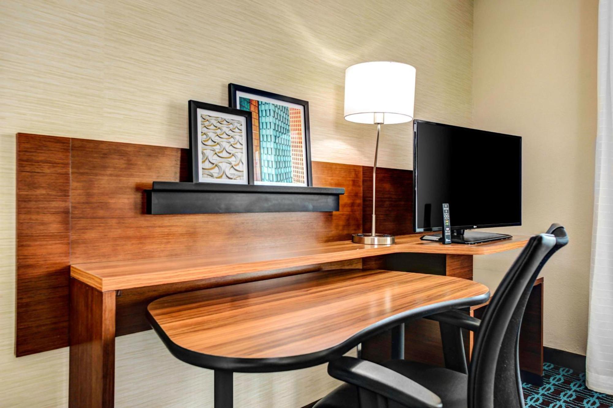 Fairfield Inn & Suites By Marriott Lansing At Eastwood Екстер'єр фото