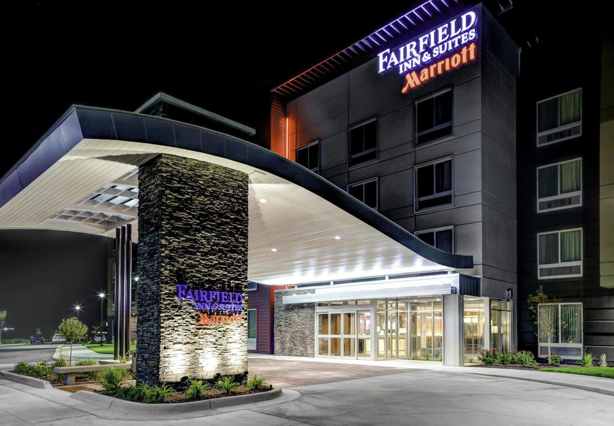 Fairfield Inn & Suites By Marriott Lansing At Eastwood Екстер'єр фото