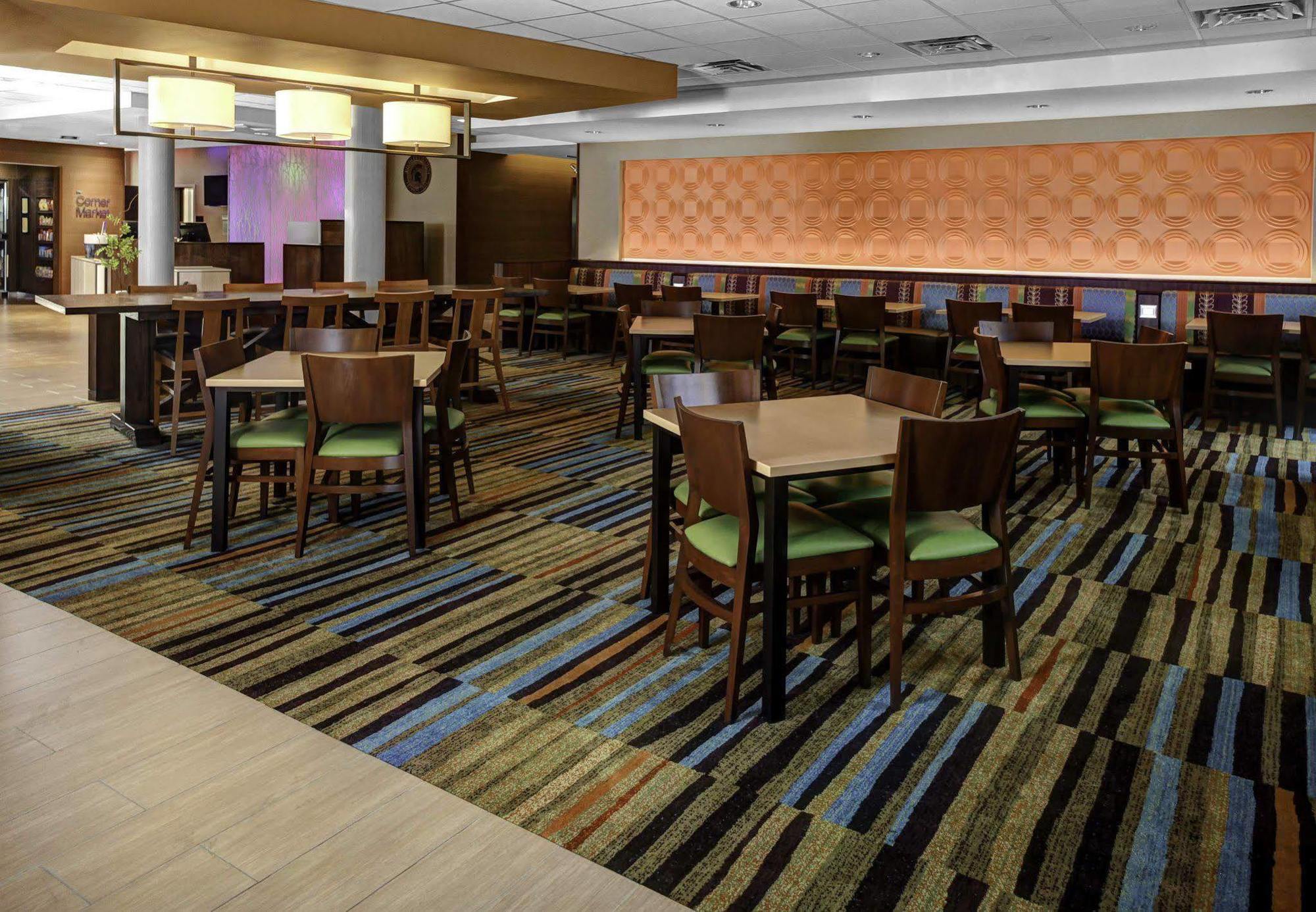 Fairfield Inn & Suites By Marriott Lansing At Eastwood Екстер'єр фото